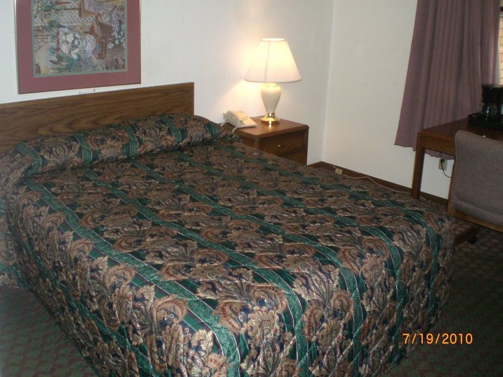 Travel Inn Rockford Room photo